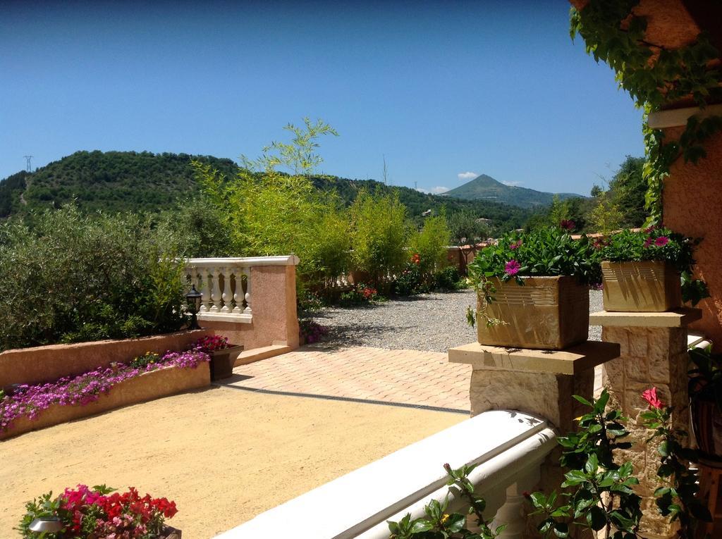 Chambres D'Hotes Les Noisetiers Digne-les-Bains Exterior photo