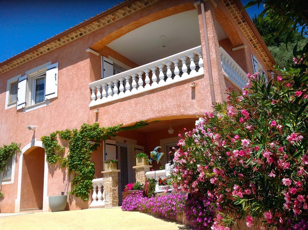 Chambres D'Hotes Les Noisetiers Digne-les-Bains Exterior photo