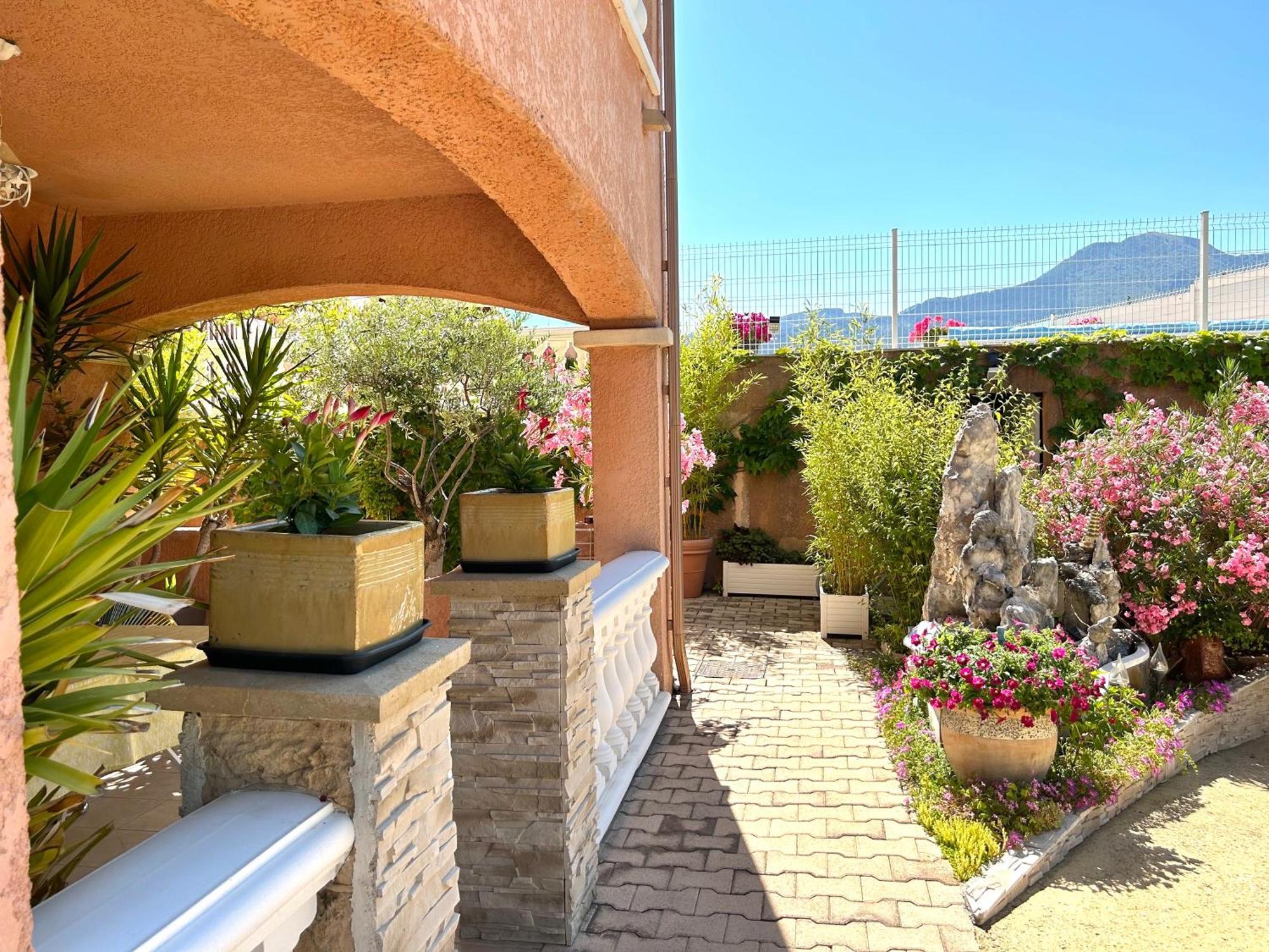 Chambres D'Hotes Les Noisetiers Digne-les-Bains Exterior photo